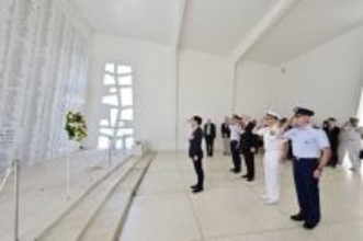 小泉防衛相が訪問した真珠湾の“浮かぶ慰霊施設”に行ってみた 係員が言った「ここは観光地にあらず」という言葉の重みとは