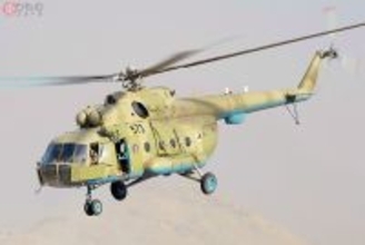 地面にぶつかりそう！ウクライナ軍のヘリが「異次元の低空飛行」国防省が衝撃の映像公開