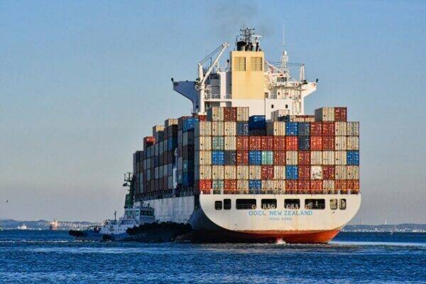 「海のテトリス」!? ミス一つ許されないコンテナ船の積み込み現場 緻密すぎる“プロの仕事”とは