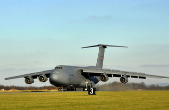 姿なき “空の運び屋” 生まれるか!? 「ステルス輸送機」が抱えるジレンマと実戦投入された“極秘ヘリ” の実像