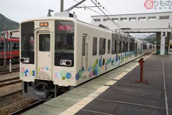 「豪華なのに格安」 乗車4時間の東武レア特急に乗車 個性的な車内は「スペーシアX」に匹敵!?