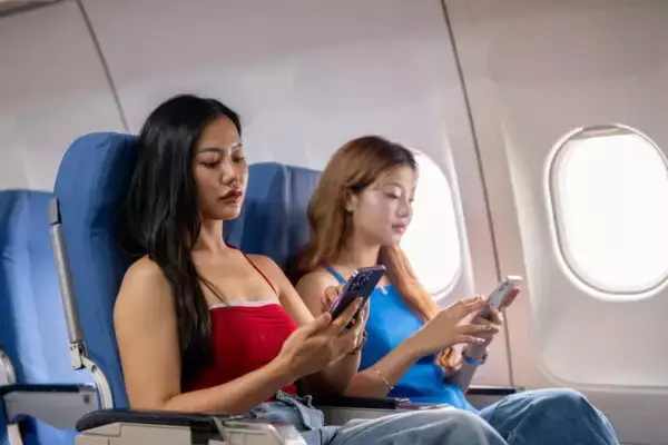 国内線はタダなのに！「国際線の機内Wi-Fiが数千円」するワケ あえて高くする“蛇口理論”とは