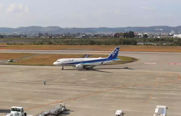 「衝撃的なネーミング」 富山空港の新愛称にSNS大混乱！ 「やばいセンス」「意味わからん」の意見も殺到…なぜ？