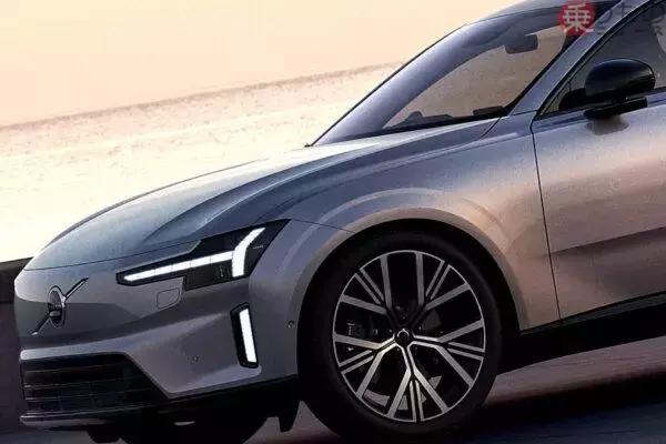数少なくなった「高級セダン」の新型が登場！ EVへ劇的チェンジ＆クロスオーバースタイルに 979万円から ボルボ