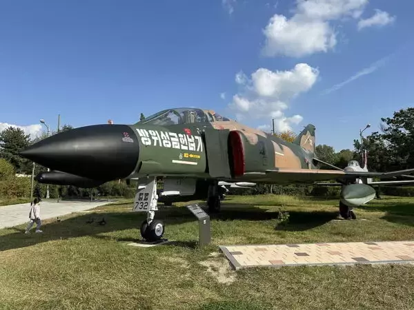 「戦闘機買うお金が欲しい…」国民に助けてもらおう！ 防衛力強化のため実施された驚愕の購入プランとは？