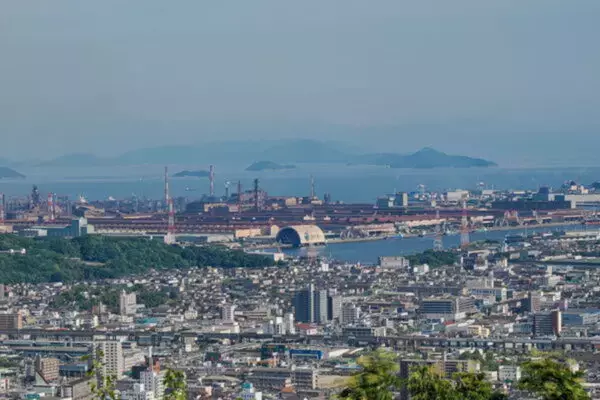 やっと全線事業化された広島－岡山「約55kmの国道バイパス」に進展！ 橋脚にょきにょき 現道で工事規制