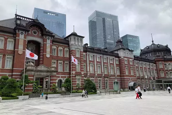「赤レンガの東京駅はなぜ“高層ビル”にされなかったか 保存復元の裏のカラクリ「空を売る」」の画像
