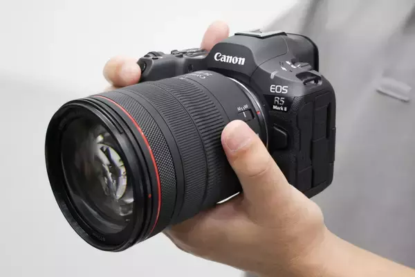 「性能マシマシなキヤノン待望フラッグシップミラーレス「EOS R1」と先代を凌駕するプロ・ハイアマチュア向け「EOS R5 Mark II」を発表！」の画像