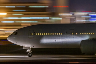 旅客機の窓なぜ「四角」ダメ!? 発端は相次いだ“悲劇” イギリスが執念で見つけた事故原因がキッカケ