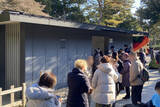 「「女子トイレばかり行列」これで改善へ？ 駅や高速SA「便器の数のガイドライン」国が策定 「待ち時間を男女平等に」」の画像1