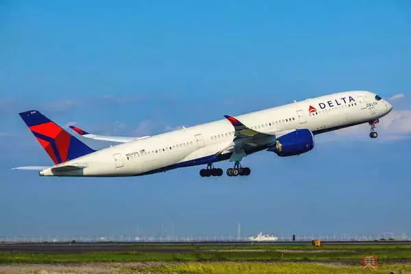 CMなどでみる「旅客機が空を飛んでいるシーン」どう撮ってるの？ 「プレミアムな映像」を米大手航空会社が公開