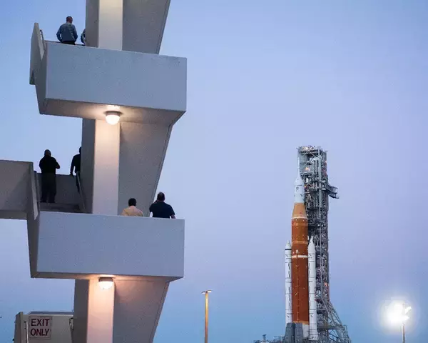 「アポロ計画再び 人類を月へ送る「アルテミス計画」使用ロケットが最終試験へ」の画像