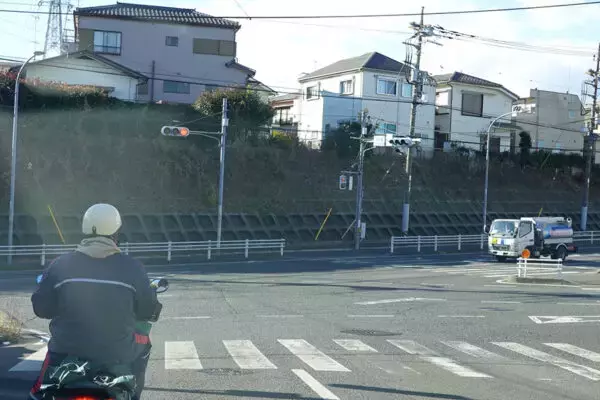 「都内の激混み区間「優先整備」へ！ 国道16号“開発ラッシュなエリア”のボトルネック対策に「方針」 京王の駅は移設に？」の画像