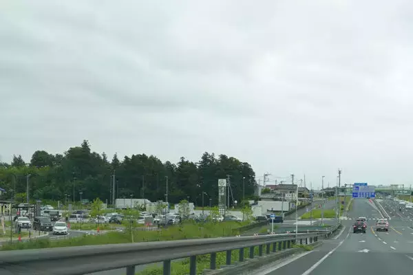東京のベッドタウンにできた「道の駅」ウワサ通りの大盛況！ 海ないのに「海産物がうまい！」…それこそが人気の秘訣？