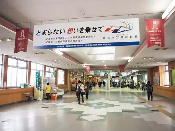 「「ミニ新幹線」じゃ雪に弱い？ 最強寒波を余裕で走り抜けたE8系の“舞台裏” 地元の願いは「フル規格」」の画像