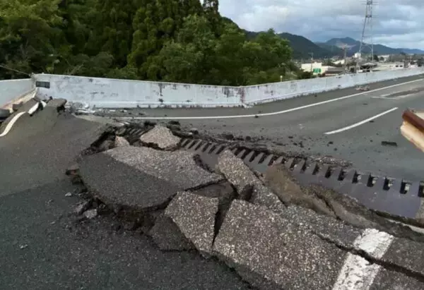 「橋がパックリ分裂」 熊本地震による高速道路の被害状況が明らかに NEXCOが公開 「利用者の被害なし」