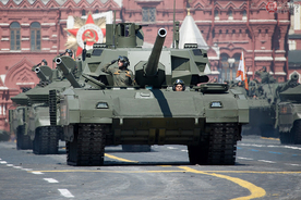 パレード専用？ ロシア最新鋭戦車「T-14」がウクライナ戦に出ないワケ 「切り札」の可能性