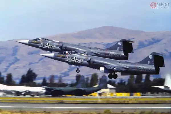 「高さ＆速さで世界記録だが… F-104「スターファイター」の毀誉褒貶 墜落しまくった国／理想的だった日本」の画像