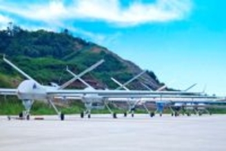 台湾の対岸に「旧式戦闘機」が集結なぜ!? 現代戦に使えない機体が “恐るべき自爆兵器” になる日