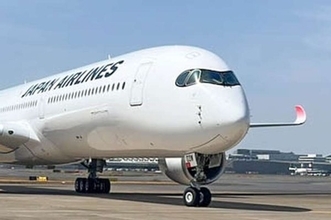 「えっ、JALがアイスランドに!?」 最新鋭旗艦機が突如“普段行かない空港”へ ファン驚愕の異例フライトの理由