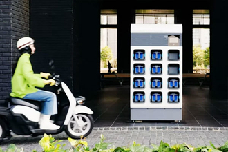 電動バイクの「交換式バッテリー」一気に普及へ？ ENEOSと二輪4社で新会社 GSなどにステーション