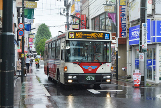 「石神井公園への商店街」激変 幅広道路＋高層ビル整備にめど 狭～い旧バス通り