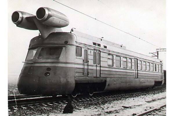 「鉄道×戦闘機エンジン＝最強！」スピード以外の用途とは 米ソが実用化 日本も試作!?