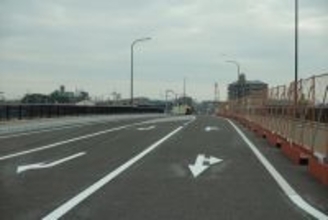 開通した大阪－兵庫の「シン・東西まっすぐ道」南北の移動もめちゃ便利に!? 兵庫側で“市内横断”の珍バスが登場