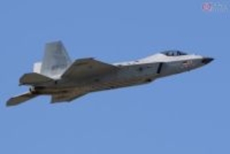 韓国初のオリジナル戦闘機「これ、ステルス機なんですか？」開発元を直撃！ 傍らには発展型まで展示
