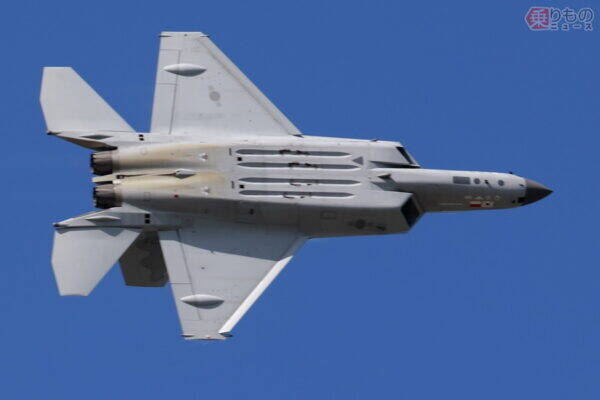 韓国初のオリジナル戦闘機「これ、ステルス機なんですか？」開発元を直撃！ 傍らには発展型まで展示