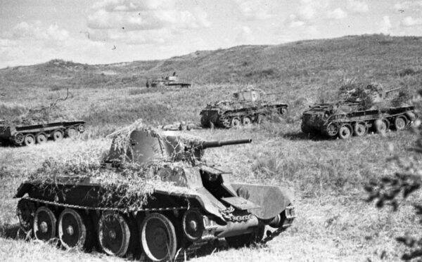 歴史を変えた革新的戦車「クリスティー式戦車」は“役立たず”!?  高速性能が招いた思わぬ落とし穴とは