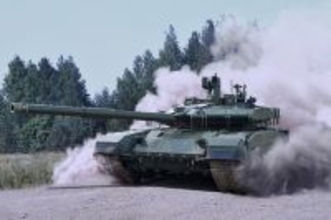 ゴテゴテに進化した「ロシア最新戦車」わずかな隙間を狙われ撃破される ウクライナが映像公開