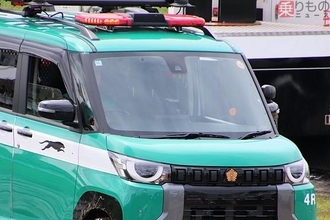 可愛い顔して中身はガチ！ 警視庁の新顔「緑と白のデリカミニ」の走りっぷりに見学者ら「スゴイ！」と称賛