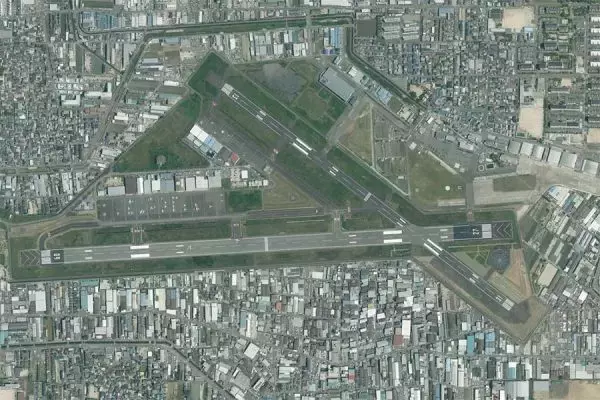 「ホンダジェット」事故で注目「八尾空港」って…ナニ？ 旅客機ゼロ 伊丹&関空のウラで一体「誰が」使うのか