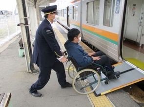 無人駅の車いす対応「乗務員が実施」 JR東海が6月から試行 係員手配いらず