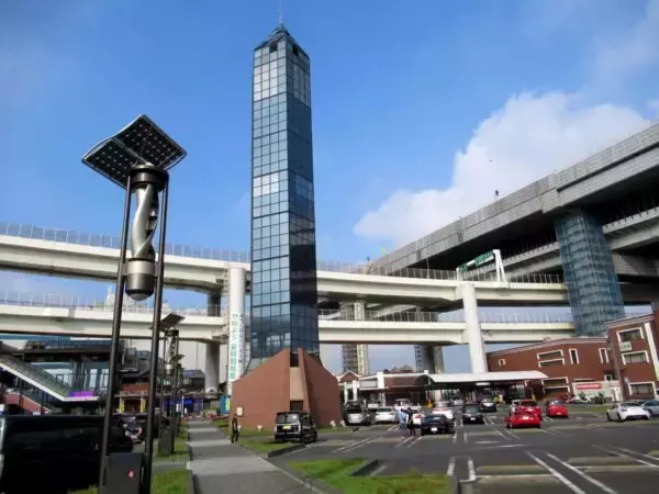 なぜ“クルマ好き”が集まるように？ 首都高「大黒PA」最初は“全く違う聖地”だった!? 目玉の施設がどうでもよくなったワケ