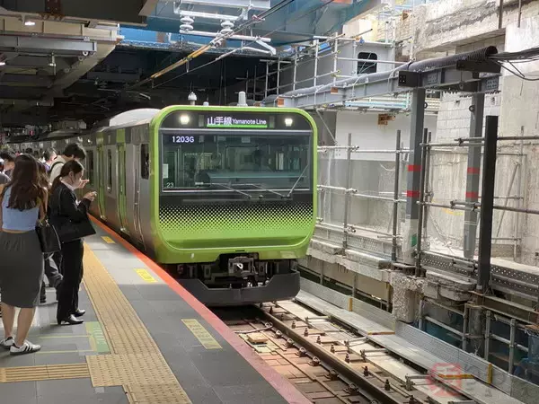 いよいよ消滅寸前「渋谷駅 旧外回りホーム」銀座線高架下まで「奥が丸見え」状態に!? 駅の将来はどうなるのか