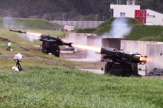 戦闘機のミサイルを地上から撃つ!? 空自の防空システムが異例の「二刀流」化 その改修の狙いは