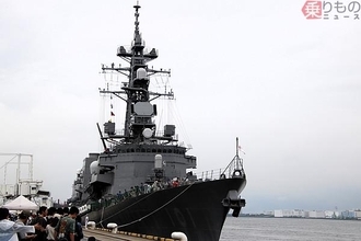 護衛艦「むらさめ」一般公開で大行列！ 隊員が語ったミサイル発射機「VLS」の知られざる弱点とは？