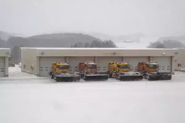 サクっとスキーするなら「いっそ北海道に飛べ」!? 雪山近い／穴場／何より雪に強い“最強の空港”とは？