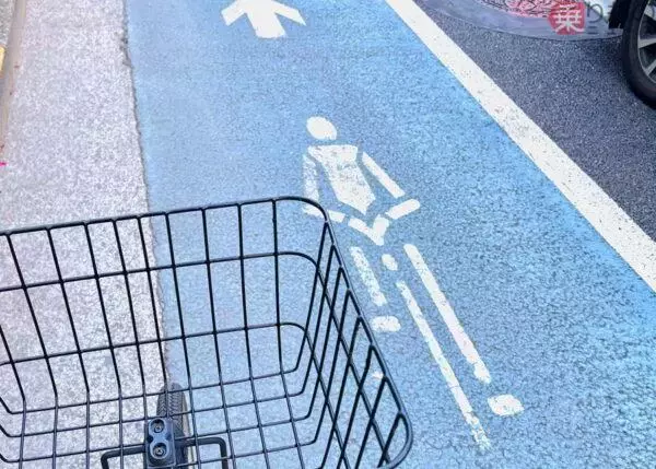 神奈川県警の“バイクは自転車レーン走るな”投稿にツッコミ殺到！ 「自転車にも車にもバイクにも迷惑です」…何が問題に？