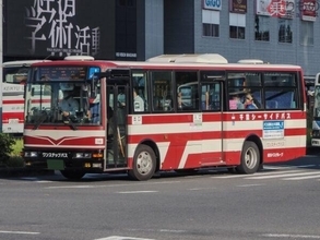 バスのエンジン、なぜ「後ろ」？ 乗用車とは真逆の“RR”が主流になった「逆転の発想」とは