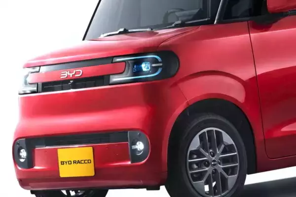 初の中国製「軽自動車」がついに発売！BYD「ラッコ」価格は214.5万円から ライバルより安い？