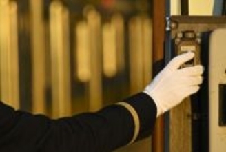 駅の「発車メロディ」J-POPだらけになったワケ「発車ベルどこ行った？」ただ今後また変わる可能性も