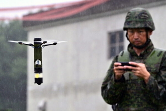 陸上自衛隊の“ちいかわ”ドローン!? 缶コーヒーサイズで可愛らしい飛び方 でも中身は「本格派」