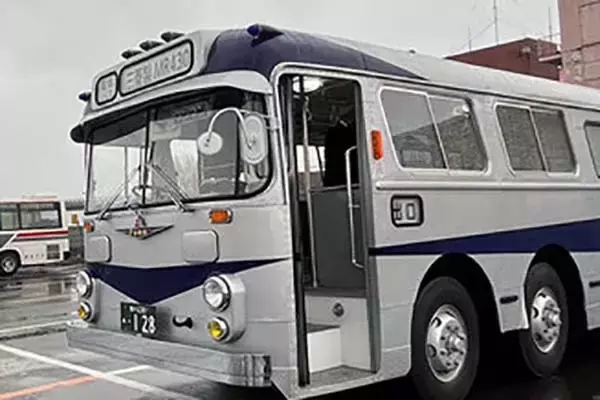 「60年前の超レトロバス貸し切りで旭川観光できます」 JAL系旅行商品に珍ツアー 撮影もし放題