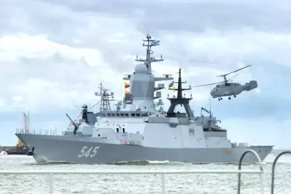 ロシア海軍のステルス艦が「大炎上」 ウクライナの攻撃で撃破される瞬間を捉えた映像が公開