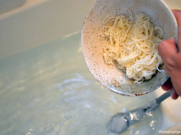感動 自宅で本格的な流しそうめん お風呂で流しそうめんやったら最高すぎた件 笑 17年8月11日 エキサイトニュース