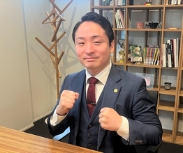 予防法務と立ち退き案件への専門性、家業破たんが出発点　～ 法律事務所アルシエン・坪井僚哉弁護士インタビュー ～