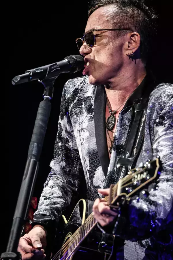 長渕剛さん側、イベント会社の破産申立に続き代表を刑事告訴　～長渕さん「徹底追求」、イベント会社代表「横領でない」と反論～